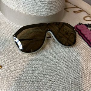 Fendi Large Brown Signature Sunglasses w/ Ivory Details, “FFM0039/G/S”, NWT!!